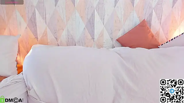 Snapshot of Michelle_Blond chatting on 05-25-26, 01:00 Michelle Blond online show from 05-25-26, 01:00