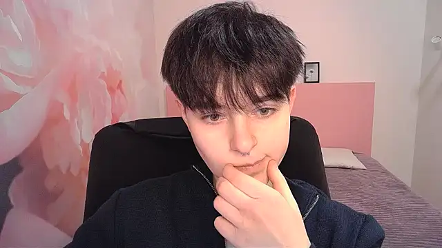 EmiliaYours online show from 12-29-24, 12:55