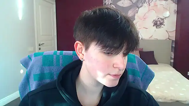 EmiliaYours online show from 01-14-25, 01:17