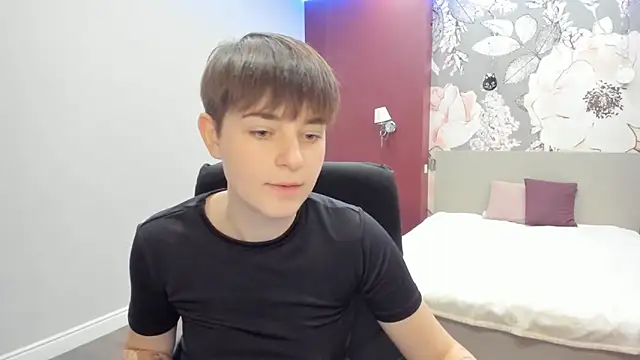 EmiliaYours online show from 11-21-25, 02:38