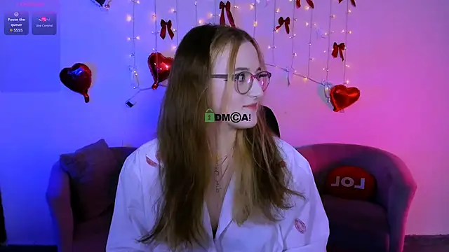 luna berryy online show from 03-18-26, 08:23