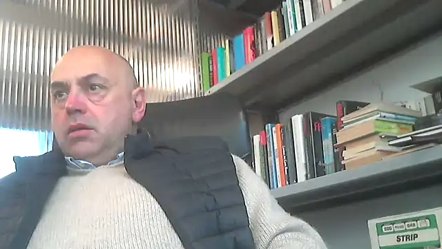 Snapshot of pantomax chatting on 05-16-26, 05:04 pantomax online show from 05-16-26, 05:04