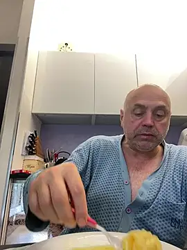 Snapshot of pantomax chatting on 06-04-26, 12:33 pantomax online show from 06-04-26, 12:33