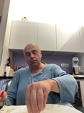 Snapshot of pantomax chatting on 06-17-26, 12:40 pantomax online show from 06-17-26, 12:40