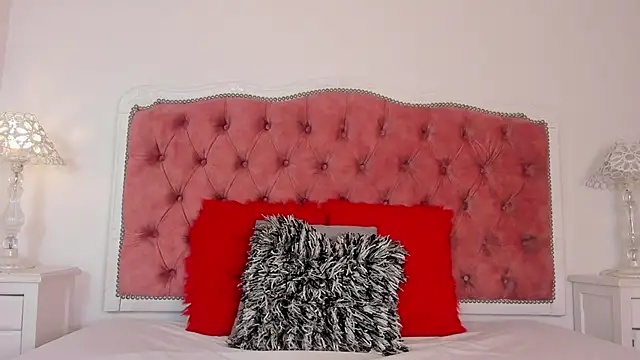 Snapshot of amberlitle chatting on 09-30-25, 12:21 amberlitle online show from 09-30-25, 12:21