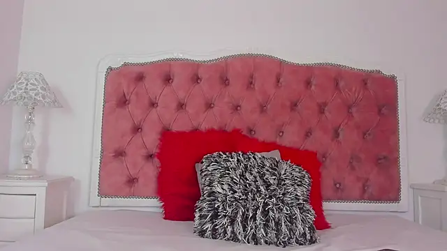 Snapshot of amberlitle chatting on 10-04-25, 12:47 amberlitle online show from 10-04-25, 12:47