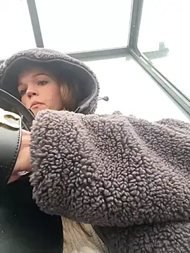 KitteCat online show from 12-25-24, 11:43