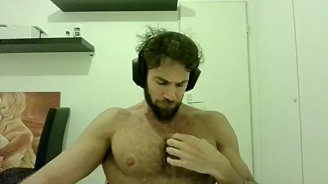 Snapshot of alpha-hunk chatting on 10-15-25, 07:14 alpha-hunk online show from 10-15-25, 07:14