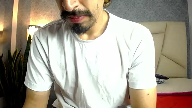 Snapshot of Sr_Magnus_ chatting on 09-16-25, 01:39 Sr Magnus online show from 09-16-25, 01:39