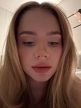 SIlviaBeyt online show from 04-15-26, 08:42