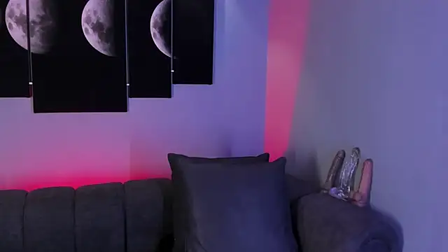 Snapshot of maddy_walker chatting on 02-04-25, 08:06 maddy walker online show from 02-04-25, 08:06