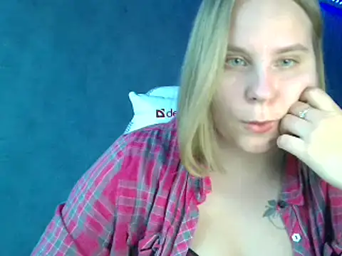 Snapshot of Thalia__Star chatting on 01-22-25, 11:01 Thalia Star online show from 01-22-25, 11:01