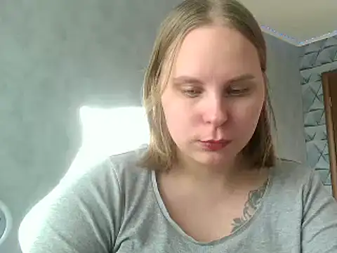 Snapshot of Thalia__Star chatting on 02-20-25, 01:19 Thalia Star online show from 02-20-25, 01:19