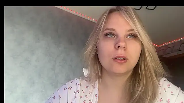 Snapshot of Thalia__Star chatting on 04-30-26, 09:04 Thalia Star online show from 04-30-26, 09:04