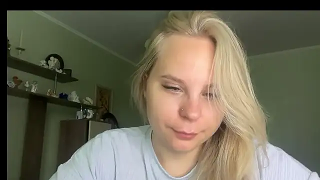 Snapshot of Thalia__Star chatting on 06-16-26, 08:06 Thalia Star online show from 06-16-26, 08:06