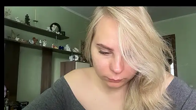 Snapshot of Thalia__Star chatting on 06-19-26, 09:24 Thalia Star online show from 06-19-26, 09:24