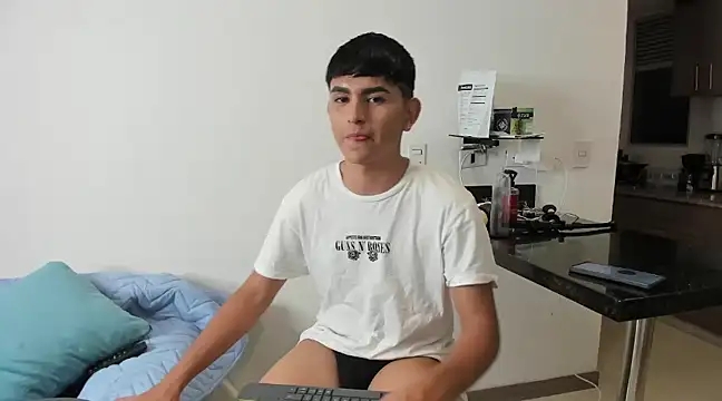 Snapshot of Lyam_ap chatting on 01-10-25, 07:14 Lyam ap online show from 01-10-25, 07:14