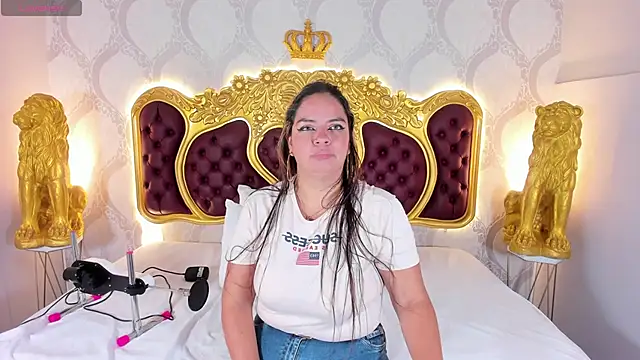 KendralHolson online show from 10-24-25, 04:31