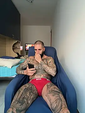 Snapshot of Gioeltoro89 chatting on 06-16-26, 06:10 Gioeltoro89 online show from 06-16-26, 06:10