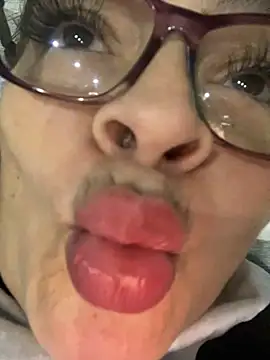 AntonellaAlondra4 online show from 02-05-25, 12:17