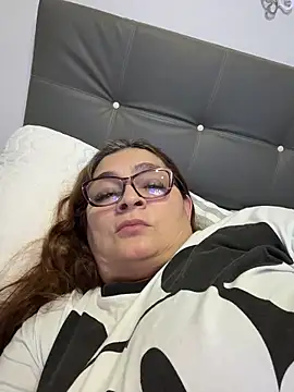 AntonellaAlondra4 online show from 04-17-26, 03:31