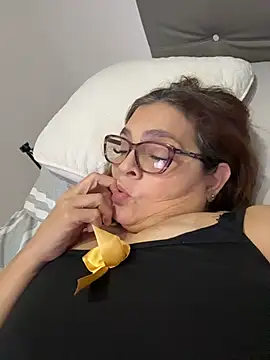 AntonellaAlondra4 online show from 04-18-26, 03:43