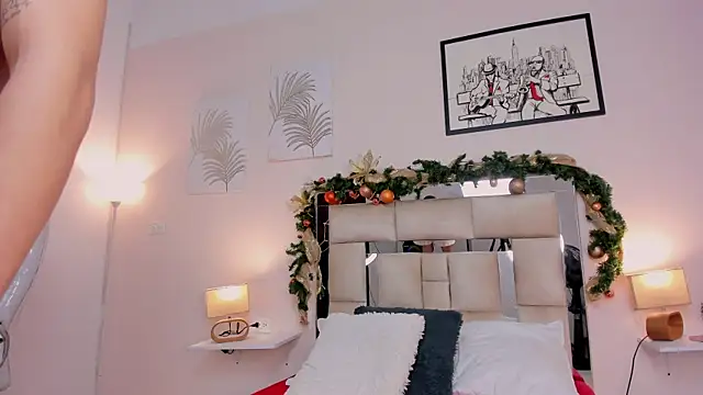 Snapshot of saraandstiven chatting on 12-24-24, 05:16 saraandstiven online show from 12-24-24, 05:16