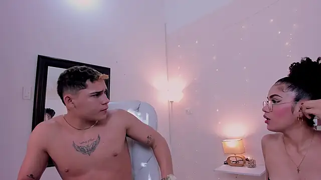 Snapshot of saraandstiven chatting on 02-06-25, 04:10 saraandstiven online show from 02-06-25, 04:10