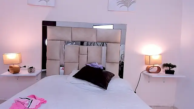 Snapshot of saraandstiven chatting on 03-21-25, 03:12 saraandstiven online show from 03-21-25, 03:12