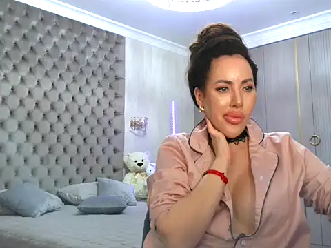 TianaPosh online show from 02-27-25, 10:31