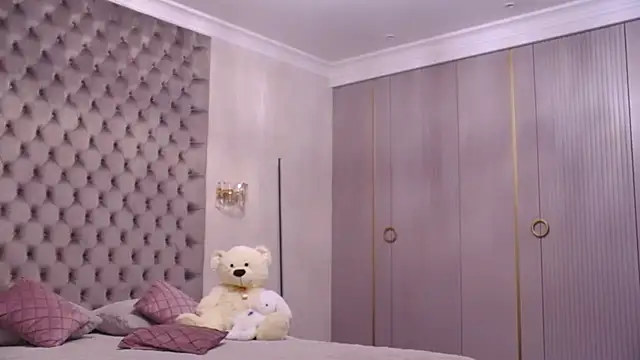 TianaPosh online show from 09-12-25, 07:36