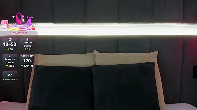 nicolle pierce online show from 09-14-25, 01:54