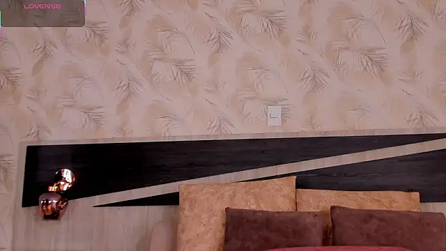 nicolle pierce online show from 03-17-26, 01:36