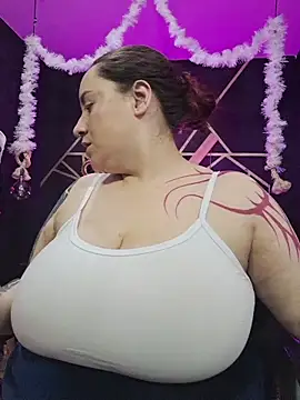 Gelena Black online show from 12-16-25, 06:46