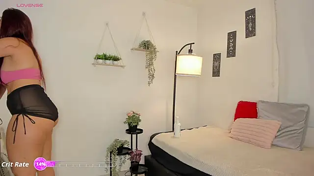 Snapshot of sara_sweet9 chatting on 09-24-25, 11:08 sara sweet9 online show from 09-24-25, 11:08