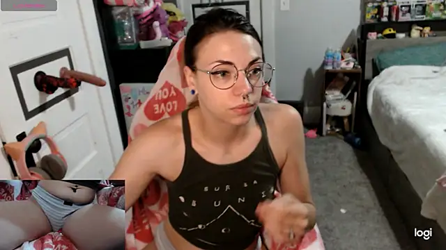 KSwonderland6 online show from 04-13-26, 03:28