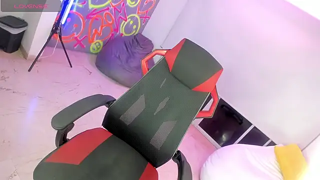 GEANNAROSE online show from 03-15-25, 05:41