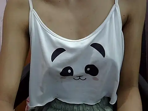 Snapshot of Cute_Alaina chatting on 09-24-25, 01:09 Cute Alaina online show from 09-24-25, 01:09