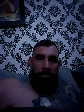 Snapshot of hornycouple6110 chatting on 12-12-24, 01:28 hornycouple6110 online show from 12-12-24, 01:28