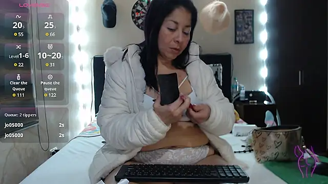 Snapshot of Rachell_111 chatting on 01-29-25, 11:51 Rachell 111 online show from 01-29-25, 11:51