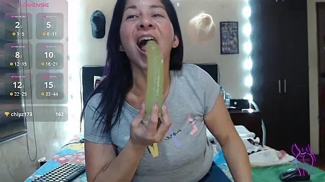 Snapshot of Rachell_111 chatting on 01-29-25, 10:43 Rachell 111 online show from 01-29-25, 10:43