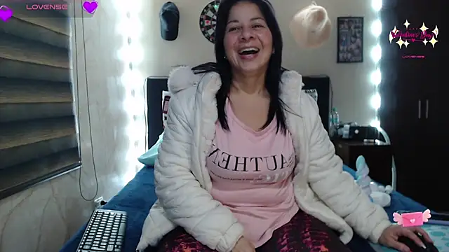 Snapshot of Rachell_111 chatting on 02-14-25, 11:53 Rachell 111 online show from 02-14-25, 11:53