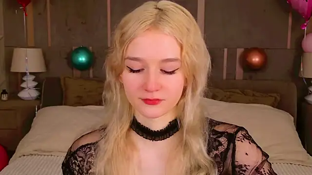 Snapshot of NaomiLoys chatting on 02-14-25, 08:26 NaomiLoys online show from 02-14-25, 08:26