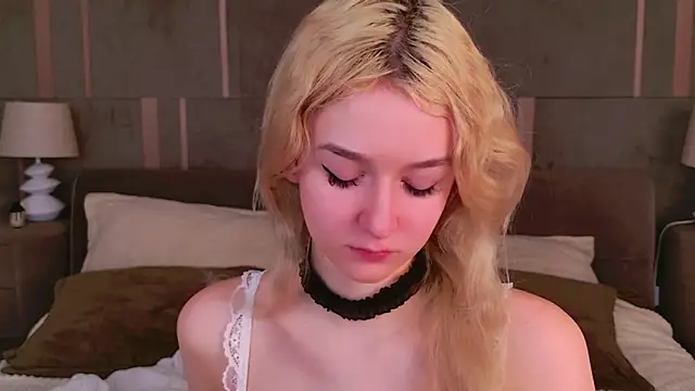 Snapshot of NaomiLoys chatting on 03-07-25, 08:44 NaomiLoys online show from 03-07-25, 08:44