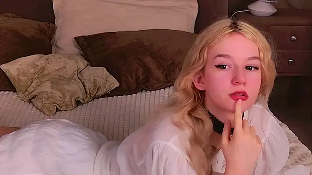 NaomiLoys online show from 03-09-25, 03:43