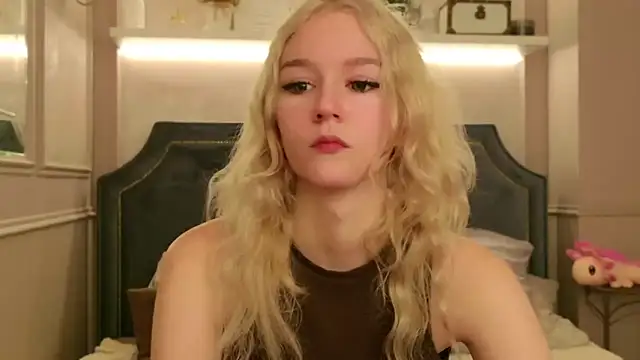 Snapshot of NaomiLoys chatting on 09-20-25, 10:38 NaomiLoys online show from 09-20-25, 10:38