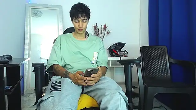 Zacktk7 online show from 02-03-25, 07:42