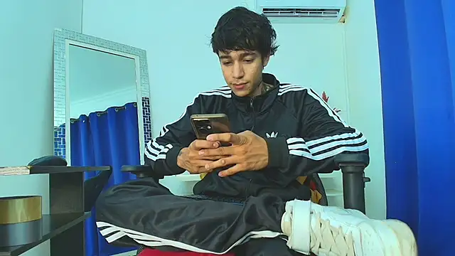 Zacktk7 online show from 02-19-25, 08:31