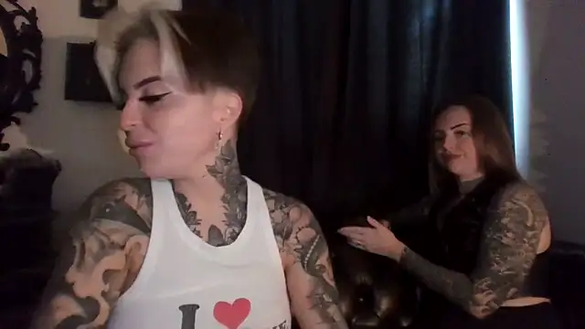 Alexandersonxo online show from 12-16-25, 10:20