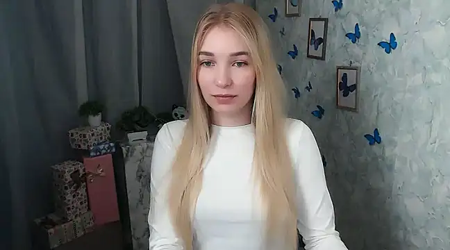 Snapshot of Queen_ofLove chatting on 12-09-24, 11:26 Queen ofLove online show from 12-09-24, 11:26